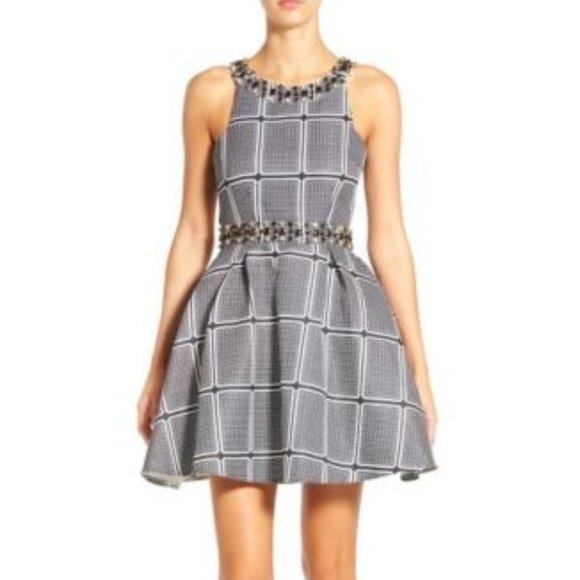 MAC DUGGAL EMBELLISHED PRINT SKATER FIT & FLARE DRESS sz 8 - Picture 1 of 7